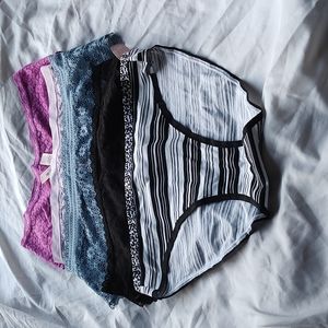 5 pairs of Victoria Secret panties size medium nwt